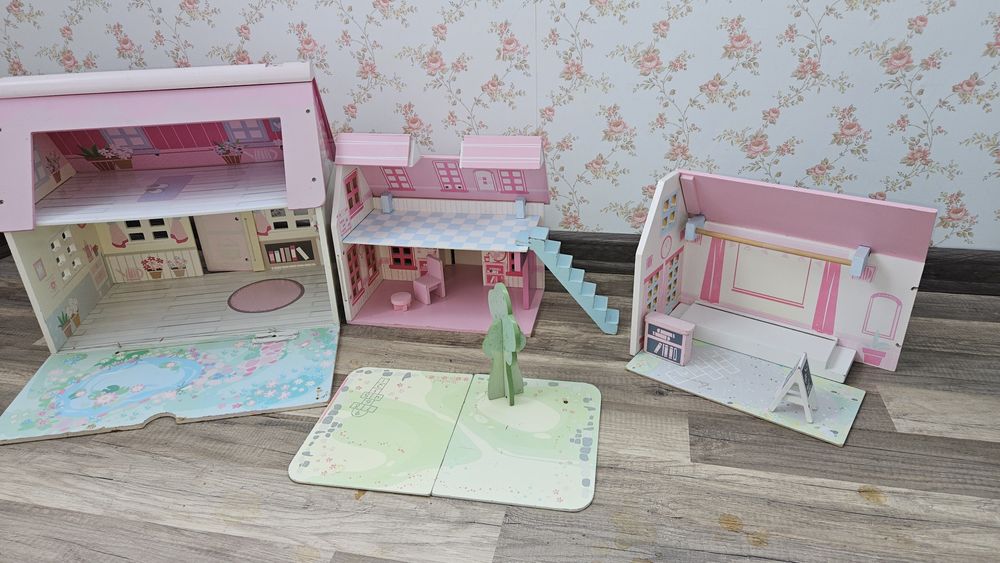 Дитячий будинок городок для ляльок