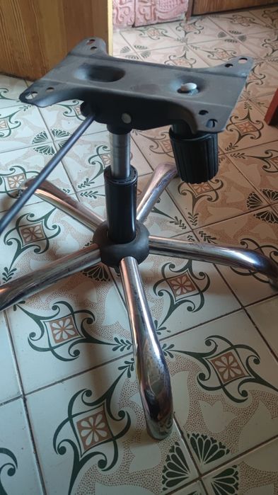 Низ офісного крісла