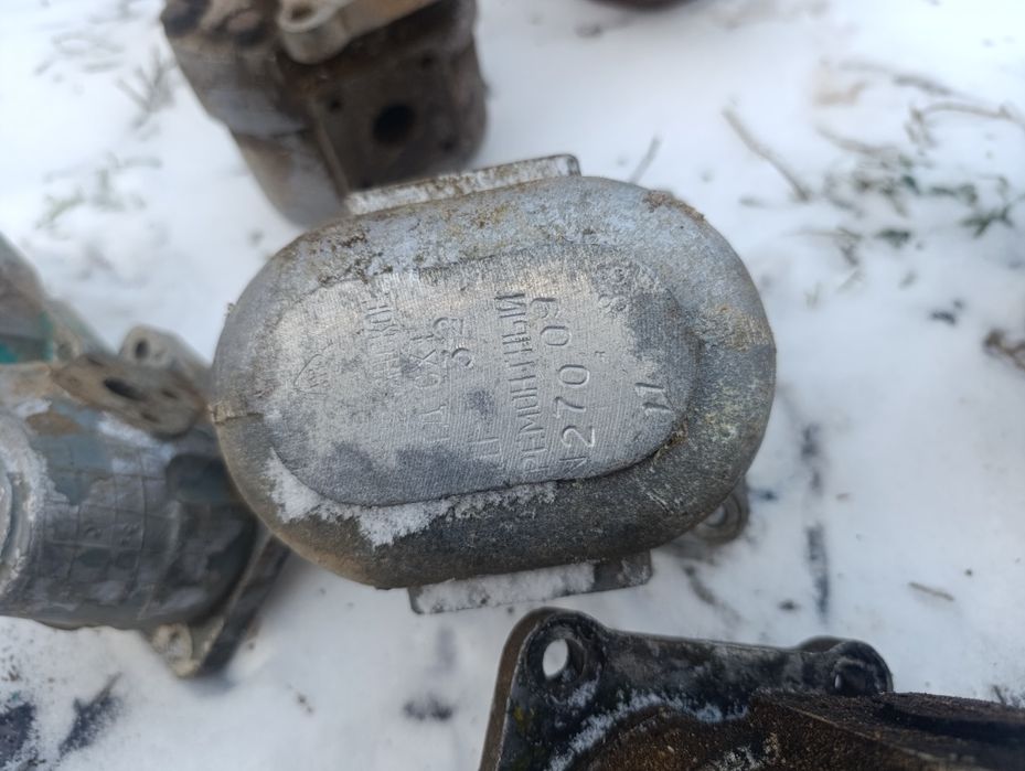 Продаю насосы инша 7 штук цена 2000