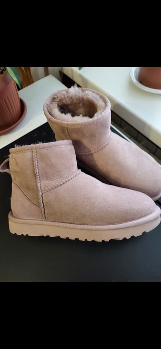 UGG  37р. пудрового кольору