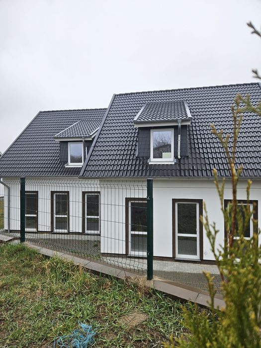 Продаж котеджу з частковим ремонтом. С.Солонка поряд зі Львовом.