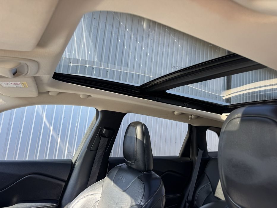 Jeep Cherokee 2.2 d 4*4 з Швейцарії