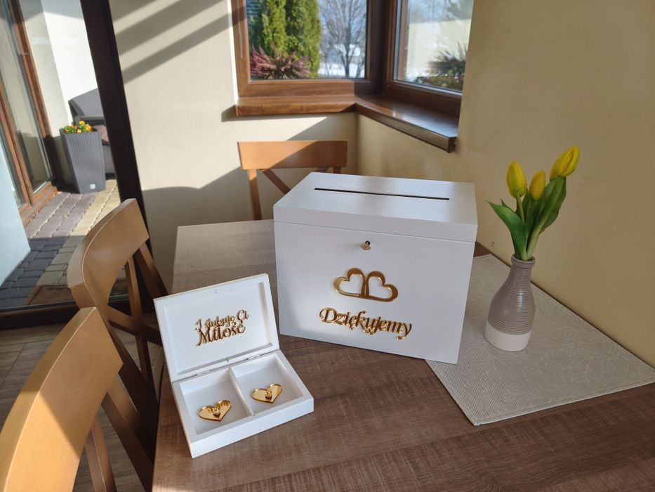 Biały zestaw pudelko drewniane na koperty i obrączki ślubne