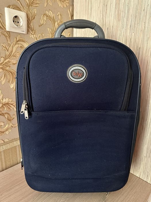 Валіза на колесах 36*22*55