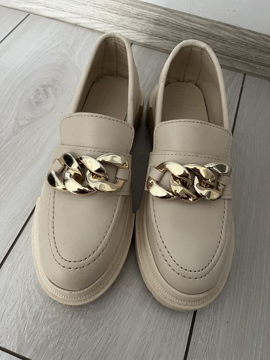 Стильні лофери жіночі