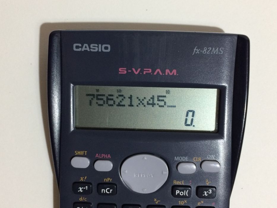 Calculadora Casio fx-82MS