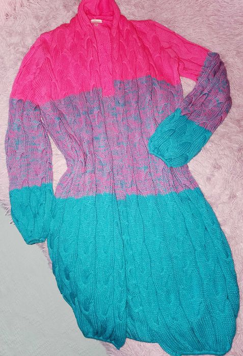 довгий в'язаний кардиган