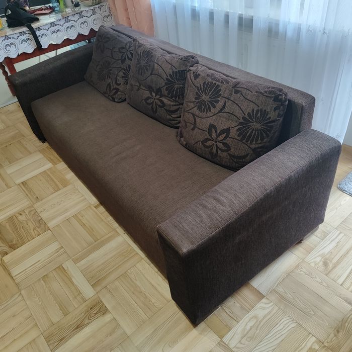 Kanapa rozkładana do salonu pokoju