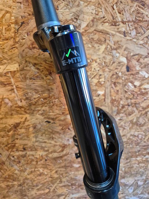 Suspensão enduro e-bike ROCK SHOX Lyrik 29'' 160mm (nova)