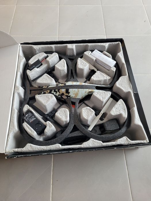 Parrot AR 2.0 Elite Edition Drone (Sand)64284016895745124