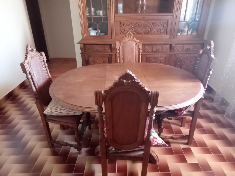 Cadeiras antigas 6 com mesa