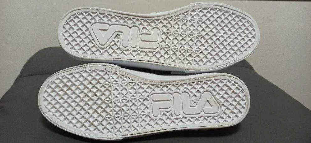 Nowe tenisówki Fila r.40