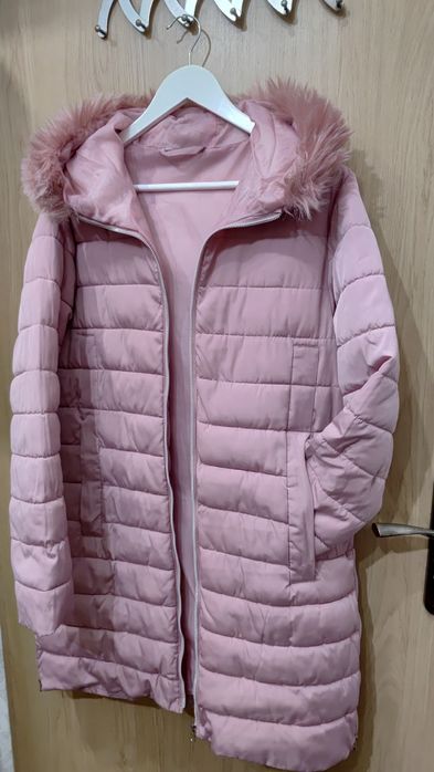 Różową długa kurtka zimowa kapturem Pepco
