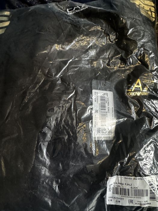 Bluza Emporio Armani Rozmiar M czarna ze zlotymi zdobieniami