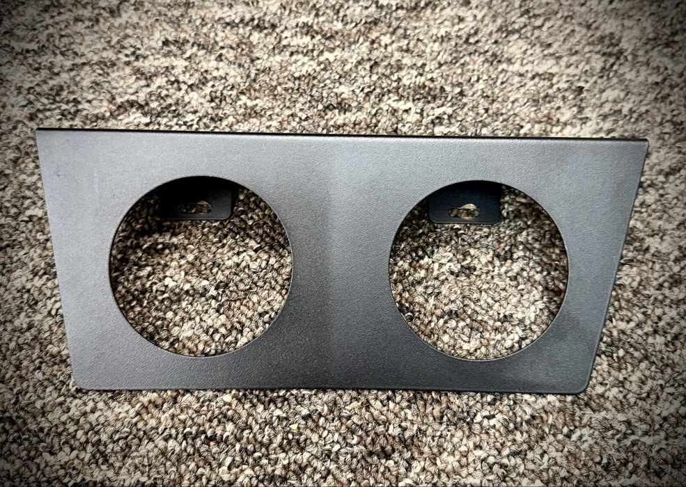Nowy cupholder do Bmw e30.