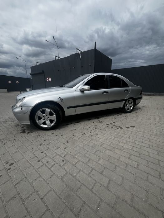 Мерседес 2,2дизель w203