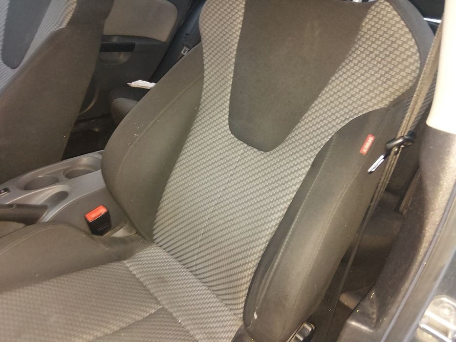 Seat leon II na części