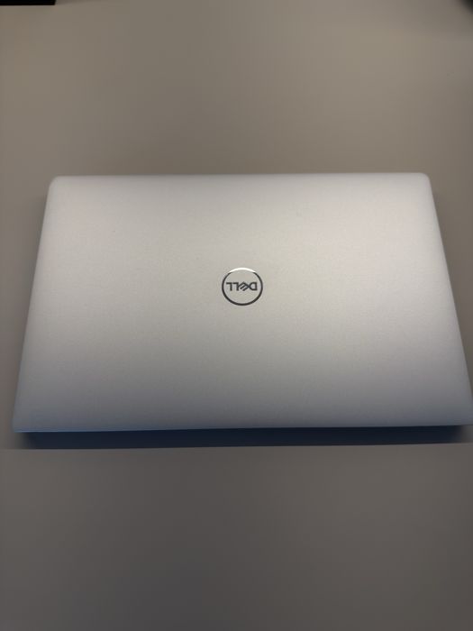 Laptop Dell xps 11th gen intel core i7