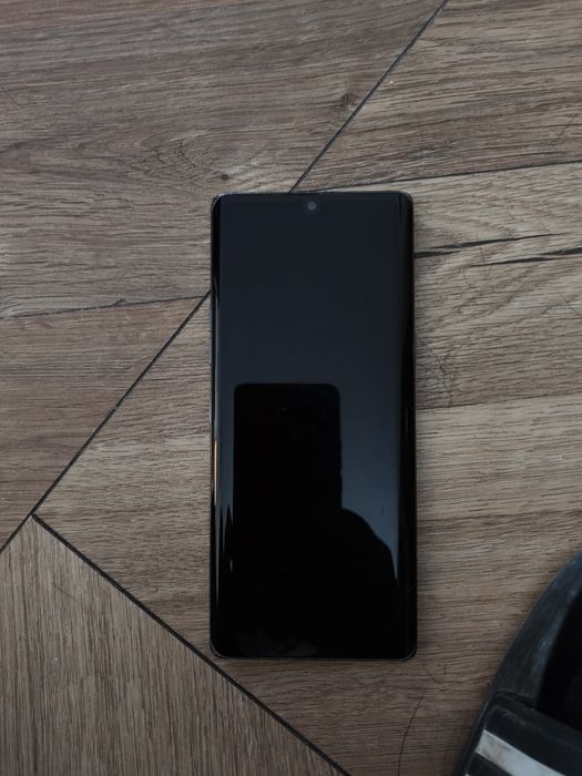 Telefon LG Velvet