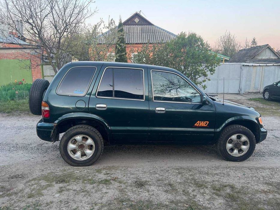 Продам КIA Спортедж 1996 року на повному ходу.до ноября по техпаспорту 2700дол
