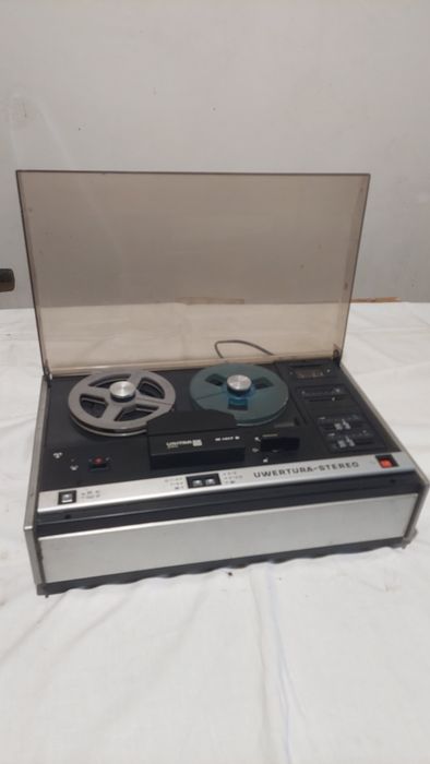 Magnetofon szpulowy Unitra Uwertura M 1417s