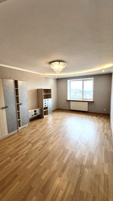Продається 2 кімнатна квартира в Новоюудові