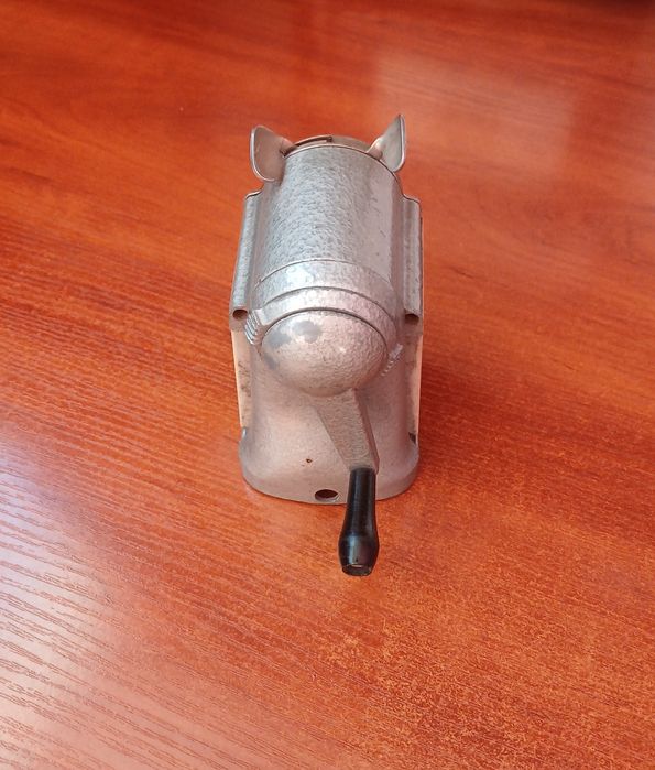 Точилка карандашей.