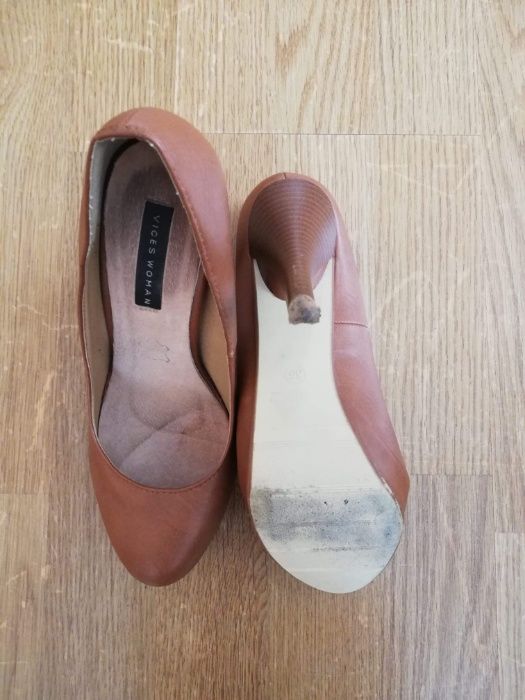 Brązowe szpilki Vices Woman