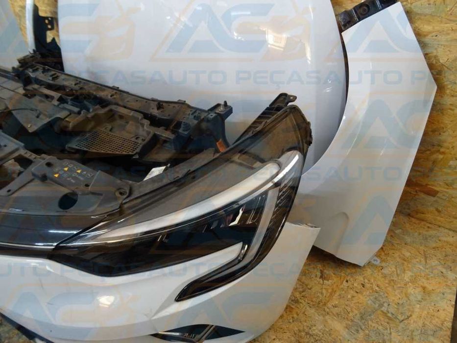 RENAULT CLIO V Frente Completa 2 0 1 9 - 2 0 2 3