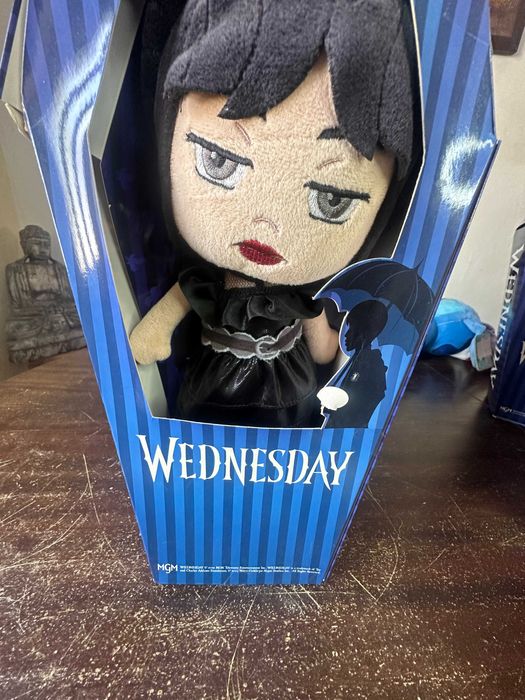 peluche wednesday uniformes nevermore