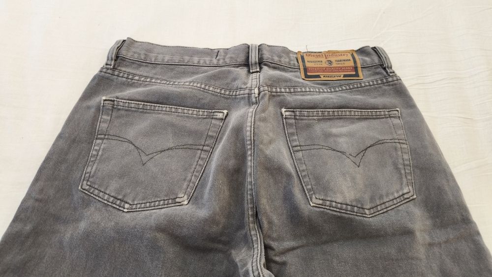 Calças ganga Diesel homem tamanho 33