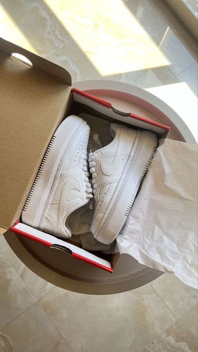 Білі кросівки Nike жіночі. Оригінал! Модель: DM0113-100