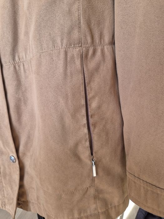 Ruda kurtka na wiosnę