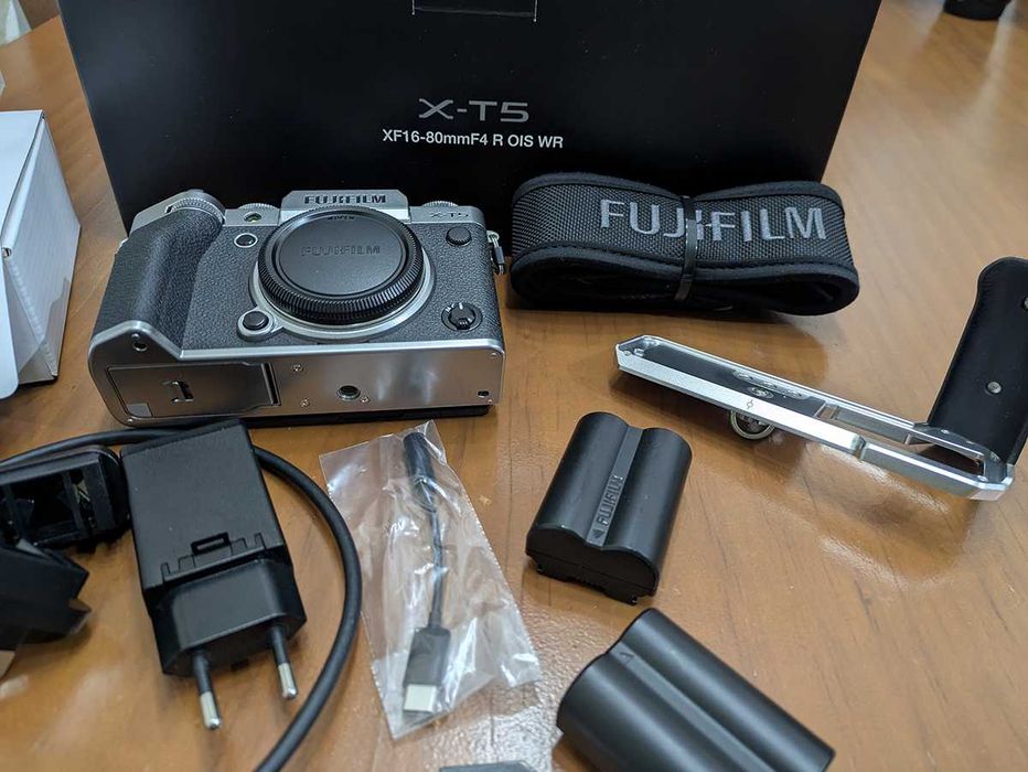 Máquina Fujifilm X-T5 (40.2 MP) - RESERVADA