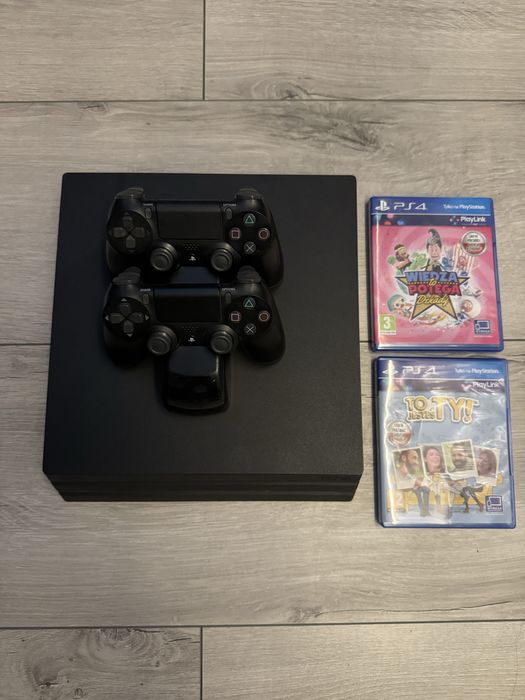 Ps4 pro playstation 4 pro 1 TB, 2 pady, gry, komplet, karton, kable