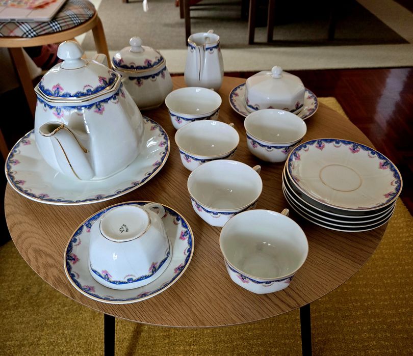 Serviço de chá Vista Alegre com mais de 70 anos