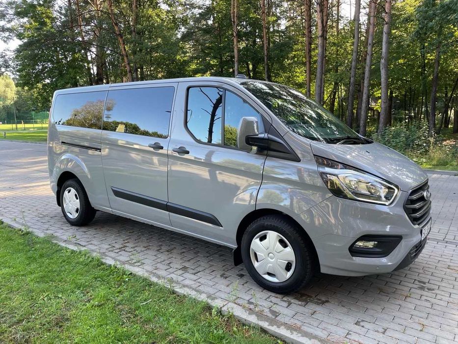 Wynajem Busa 9 osobowy Ford Custom Automat