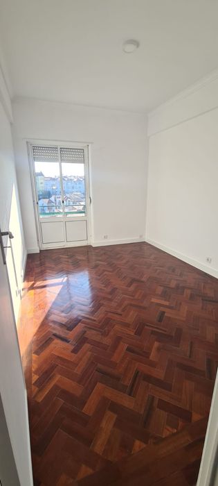 Excelente t4  120m2 ideal para estudantes