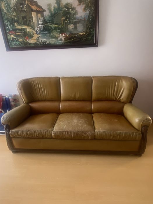 Sofá antigo em pele