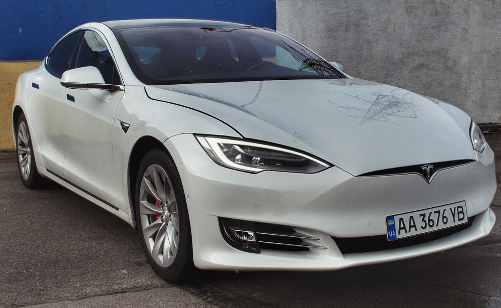 Аренда электромобиля Tesla S, 500км запас хода, с правом выкупа
