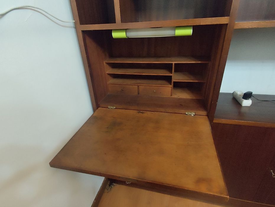 Móvel de sala para restauro