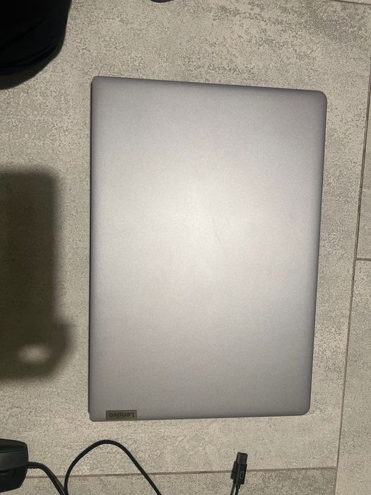 Sprzedam laptopa Lenovo nowy