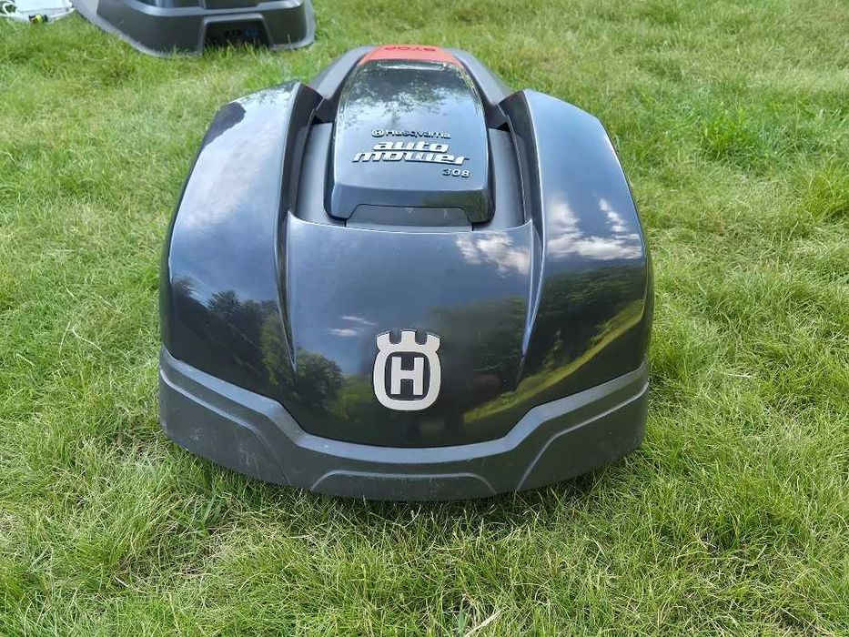 Robot koszący Husqvarna Automower 308 kosiarka automatyczna skosi nawet do 800m2