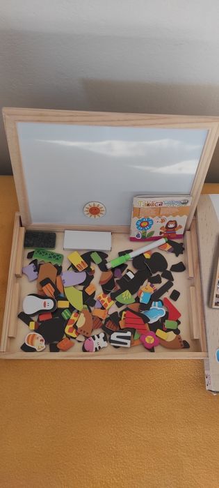 Tablica magnetyczna z magnesami 2 zestawy