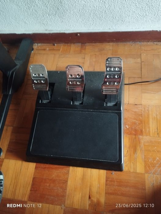 Volante thrustmaster t300 ferrari Alcântara