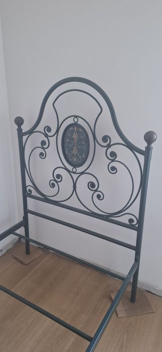 Cama de ferro solteiro