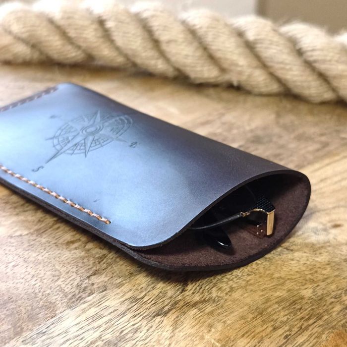 Skórzane etui na okulary z grawerem personalizowane handmade