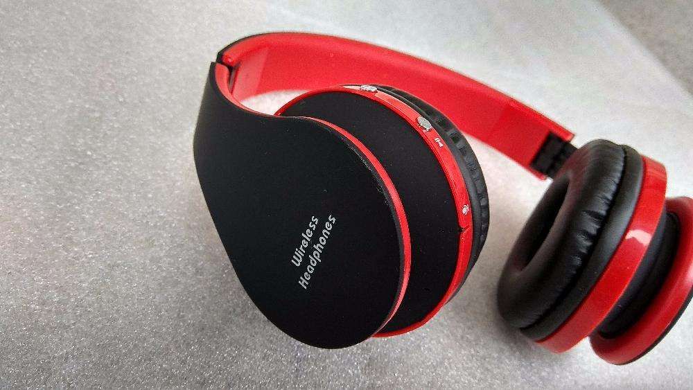 Auscultadores Wireless e Bluetooth dobrável