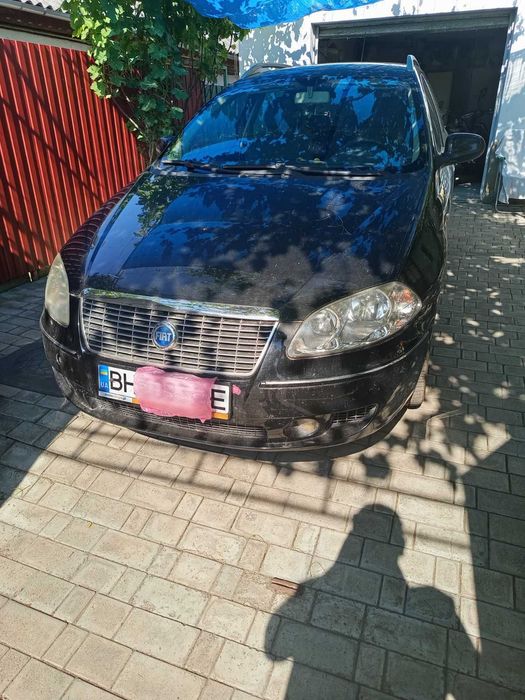 Автомобіль   Фіат   крома