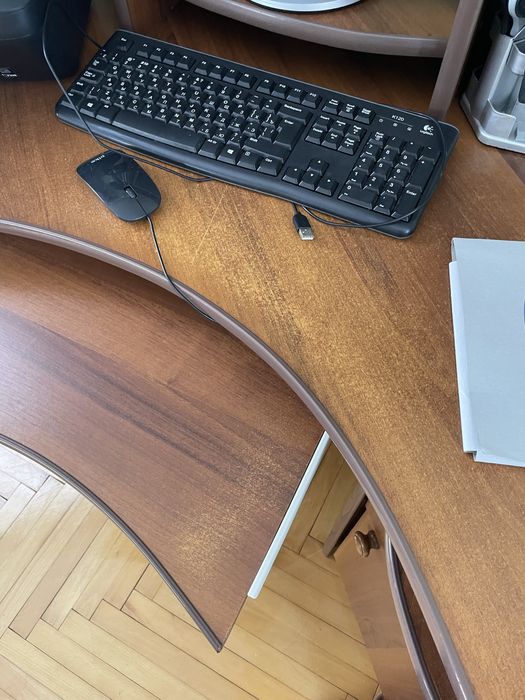 Продам компʼютерний стіл